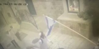 Nova provokacija u Jeruzalemu? Pojavio se video u kojem mladići pljuju prema kipu Djevice Marije Pojavio se video u kojem mladići pljuju prema kipu Djevice Marije