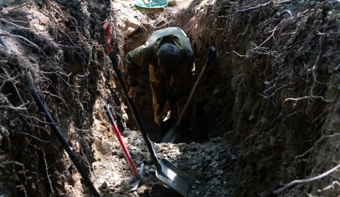 Uhićen bolničar iz pakla: Prekopavao grobove i jeo ostatke ljudskih tijela