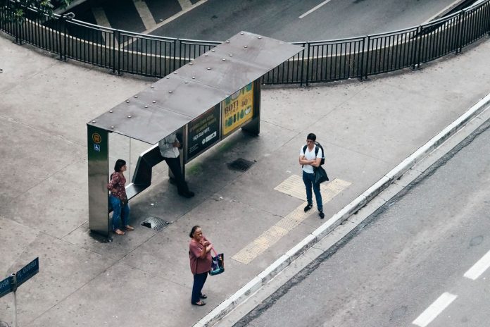 Potrebne molitve: Dječak u kritičnom stanju nakon što se na njega srušila autobusna stanica