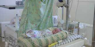 Čudo života: Nedonošče rođeno bez otkucaja srca preživjelo nakon sat vremena reanimacije