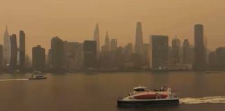Tisuće ljudi evakuirano, dim prekrio New York i Washington
