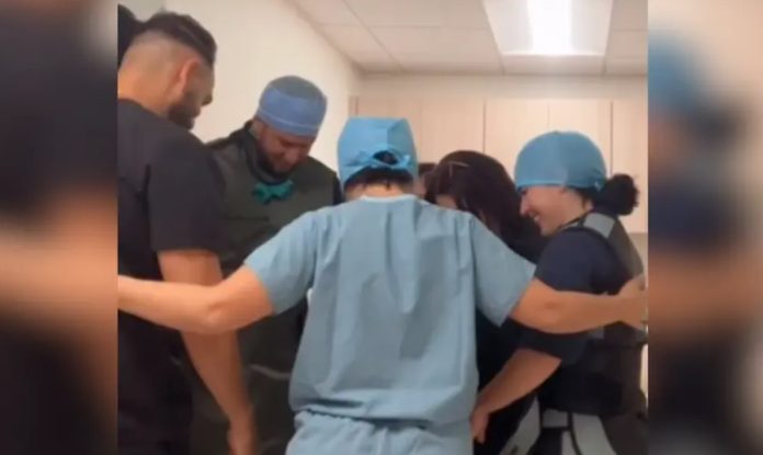 Predivan prizor: Medicinski tim moli za pacijente prije operacija