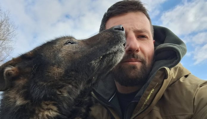 Uginuo je policijski pas Franz, njegov vodič oprostio se dirljivom objavom