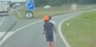 Dvojica dječaka vozila su se električnim romobilom po autocesti