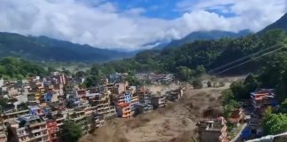 Strava u Nepalu: Bujica odnosi naselja, ima mrtvih i na stotine nestalih Strava u Nepalu: Bujica odnosi naselja, ima mrtvih i na stotine nestalih