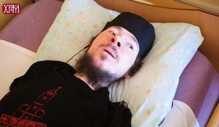 Rođen je s mišićnom distrofijom, dugo je nosio teški križ bolesti, a onda je odlučio postati monah