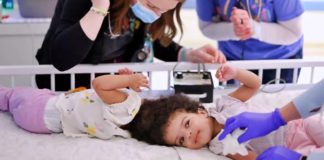 Sijamske blizanke uspješno razdvojene nakon 24 sata operacije