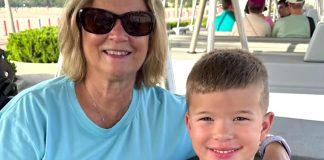 Dječak (6) odlikovan zbog svoje ‘hrabrosti’ i ‘nesebičnog služenja’ nakon što je pomogao baki koju je udario automobil Dječak (6) odlikovan zbog svoje 'hrabrosti' i 'nesebičnog služenja' nakon što je pomogao baki koju je udario automobil