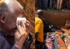 Nigerijski pastor plakao u masovnoj grobnici tijekom ukopa članova njegove crkve